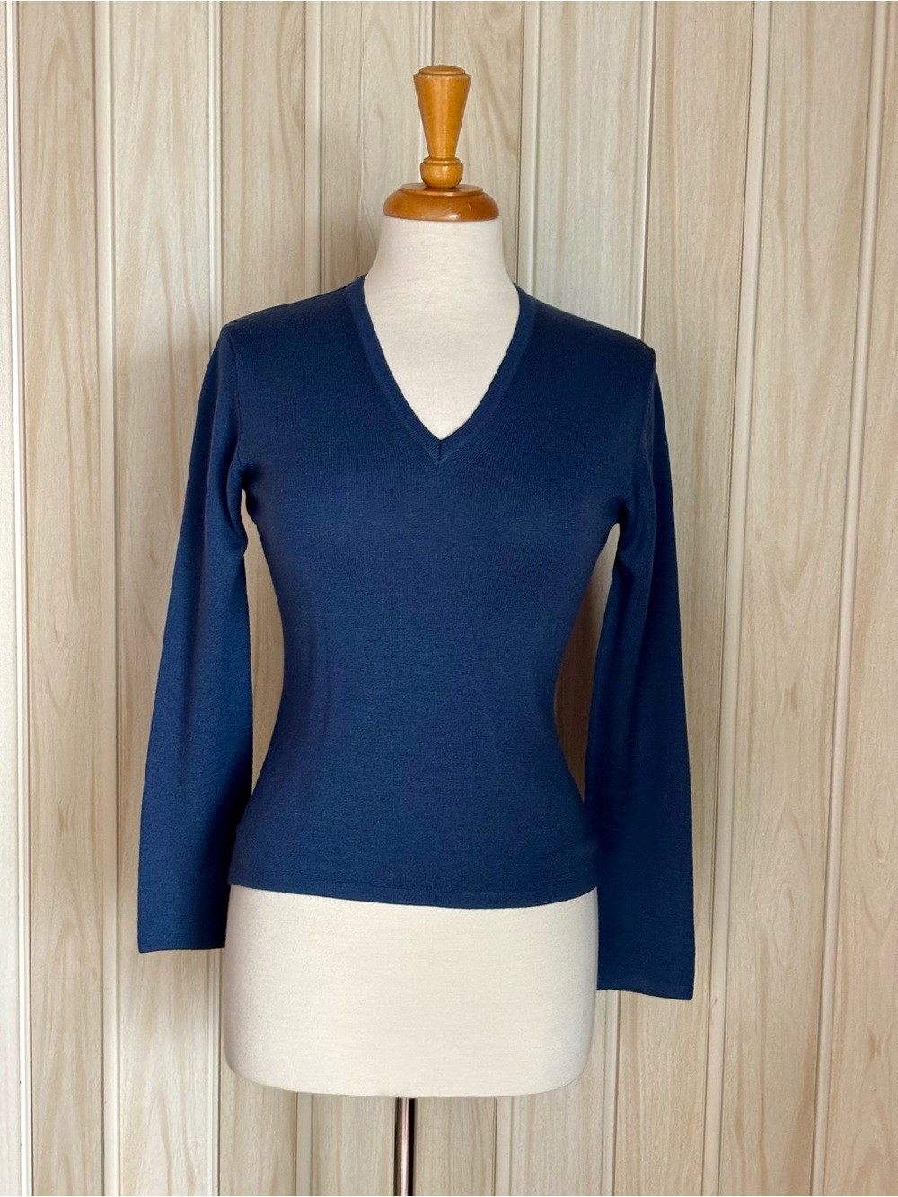 henri bendel Dark Navy V-Neck Long Sleeve Sweater (100% Extrafine merino wool)